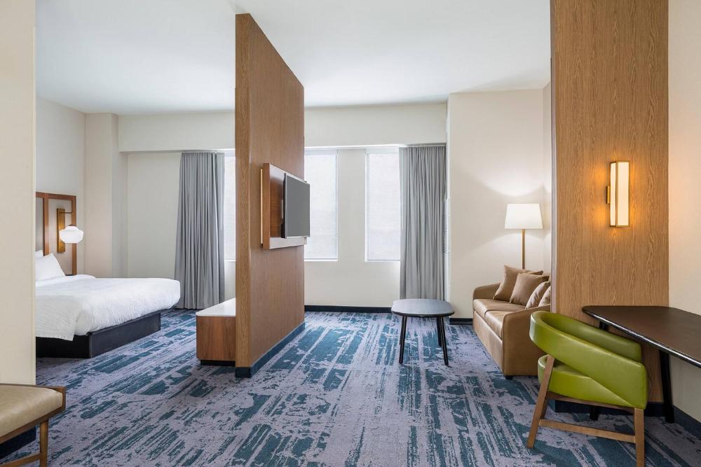Large King Suite with Sofa Bed and Tub - Mobility Accessible interior